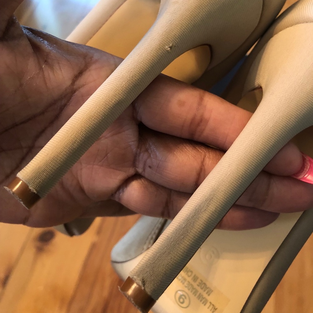 🚨SALE🚨Olivia & Jaymes Lycra/Satin Taupe Booties - Picture 4 of 8